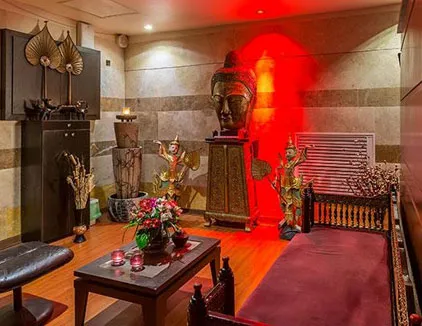 ماساژ نیلوفر آبی کیش